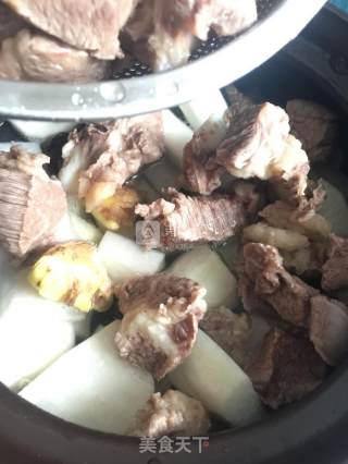 和味萝卜焖牛腩的做法步骤：5