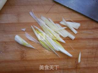 葱爆羊肉的做法步骤：2