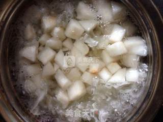 银耳雪梨羹的做法步骤：4