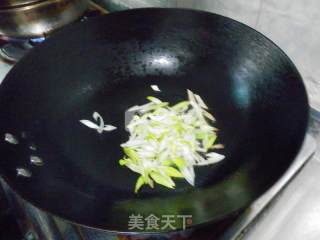 圣女果炒龙豆的做法步骤：3
