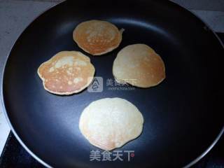 蜂蜜香蕉松饼的做法步骤：8