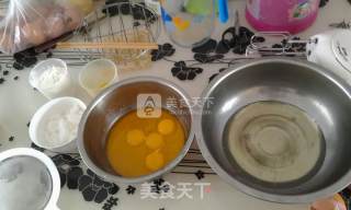 爱心戚风生日蛋糕的做法步骤：1