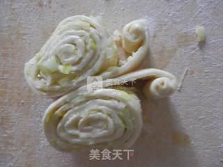 蝴蝶花卷的做法步骤：7