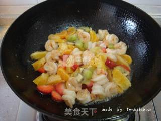 水果炒虾仁的做法步骤：8