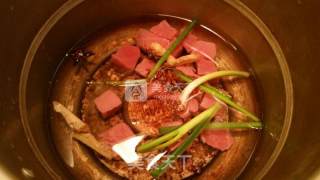 土豆咖喱牛肉饭的做法步骤：1
