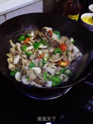 口蘑炒肉片的做法步骤：5