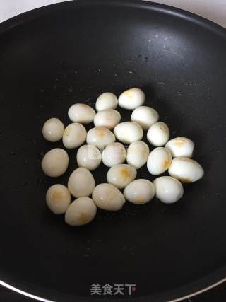 茄汁鹌鹑蛋的做法步骤：2