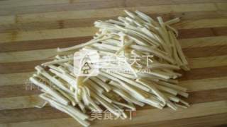韭菜炒干豆腐的做法步骤：2