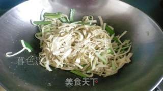 韭菜炒干豆腐的做法步骤：6
