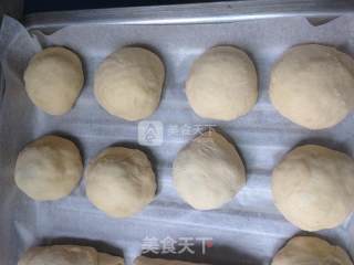 豆沙小面包的做法步骤：4