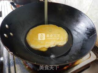 五色鸡蛋炒面的做法步骤：2