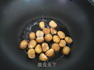 板栗焖鸡的做法步骤：4