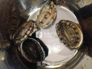 加工鲜鲍鱼的做法步骤：1