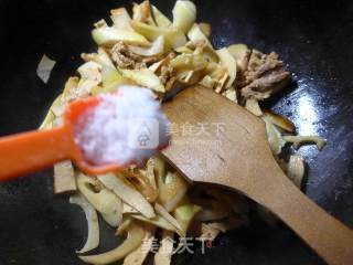 肉丝香干炒雷笋的做法步骤：10