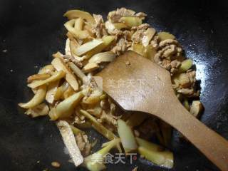 肉丝香干炒雷笋的做法步骤：11