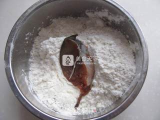 红烧鲅鱼的做法步骤：2