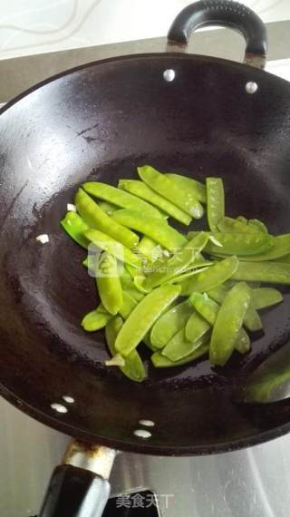 蒜蓉荷兰豆的做法步骤：4