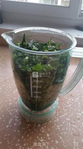 翡翠手擀面的做法步骤：2