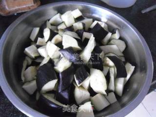 尖椒茄丁的做法步骤：2