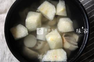 梨藕荸荠汤的做法步骤：3