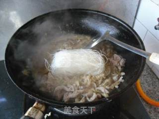 酸菜炖粉丝的做法步骤：8