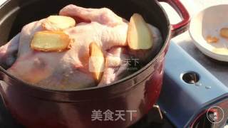 无水白切鸡一厨作铸铁锅版的做法步骤：2