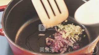 菌菇炊饭一厨作铸铁锅版的做法步骤：2