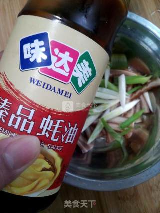 小葱拌猪耳的做法步骤：4