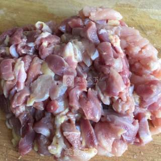 鸡肉馄饨的做法步骤：1