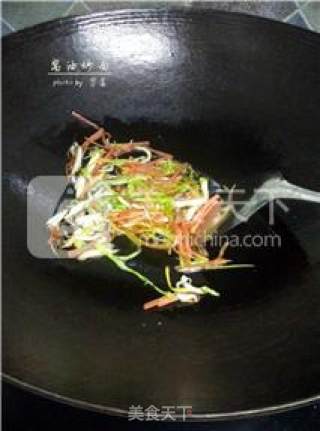 【最原始的炒面】酱油炒面的做法步骤：4