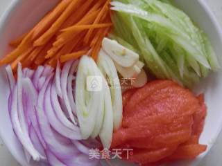 素丝炒面的做法步骤：1