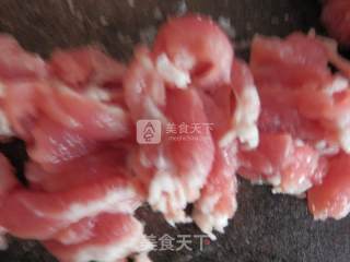 紫土豆炒肉片的做法步骤：1