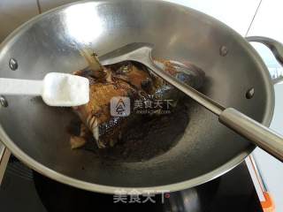 红烧鲈鱼头的做法步骤：5