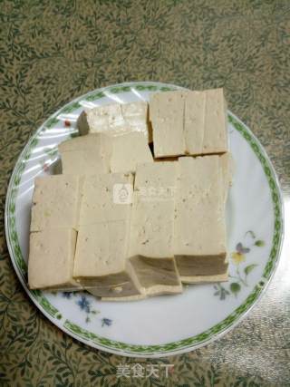 油炸豆腐泡的做法步骤：1