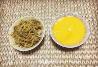 黄花菜炒鸭蛋的做法步骤：2
