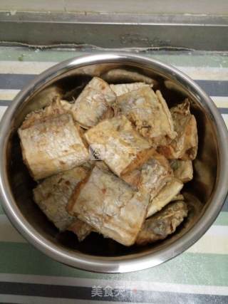 酥脆带鱼的做法步骤：3