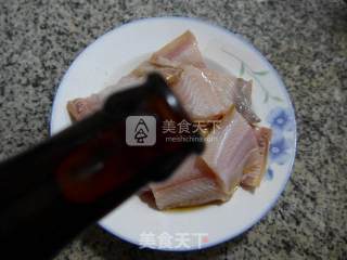 酸菜煮玉秃鱼的做法步骤：4