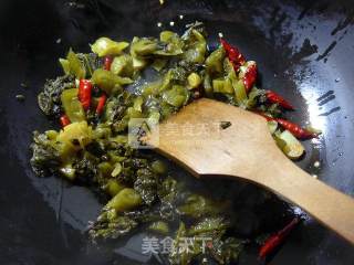 酸菜煮玉秃鱼的做法步骤：8