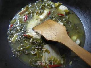 酸菜煮玉秃鱼的做法步骤：12