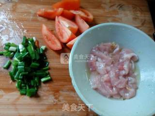 西红柿焖猪肉的做法步骤：1