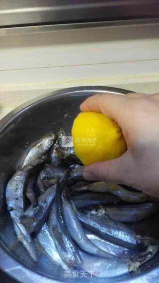 烤挪威多春鱼的做法步骤：3
