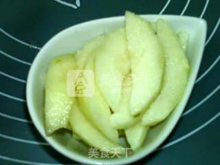 生姜蜜梨汤的做法步骤：2