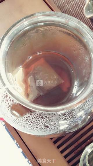 红糖红茶的做法步骤：2