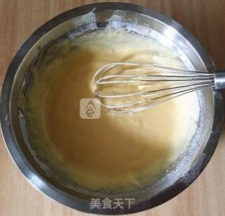 红曲拉花纸杯蛋糕的做法步骤：5