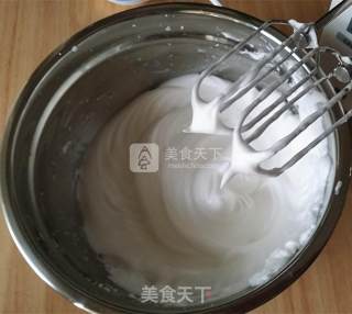 红曲拉花纸杯蛋糕的做法步骤：8