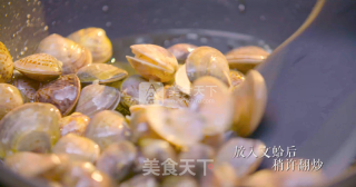 文蛤意面的做法步骤：3