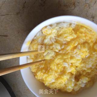 黄金蛋炒饭的做法步骤：1