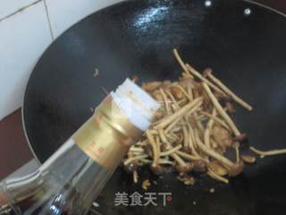 茶树菇炒鸡肉的做法步骤：9