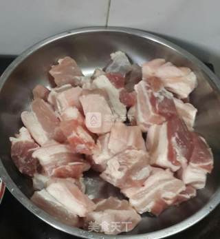 红烧肉的做法步骤：1