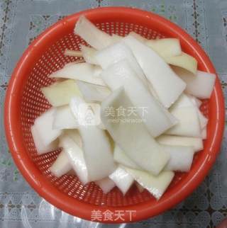 韩式辣萝卜皮的做法步骤：2